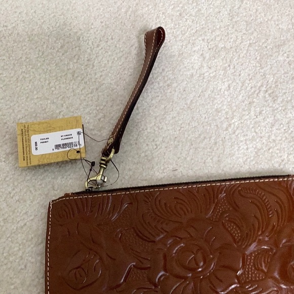 New PATRICIA NASH, tooled leather wristlet/wallet - Picture 4 of 13